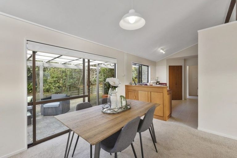 Photo of property in 487a Beach Road, Murrays Bay, Auckland, 0630