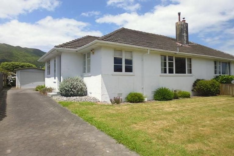 Photo of property in 8 Atiawa Crescent, Waiwhetu, Lower Hutt, 5010