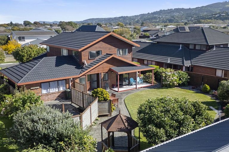 Photo of property in 28 De Menech Grove, Avalon, Lower Hutt, 5011