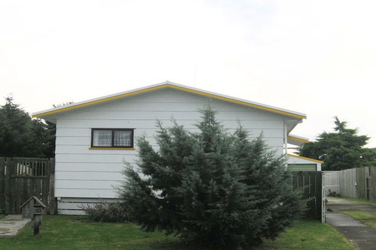 Photo of property in 19 Spackman Crescent, Paraparaumu, 5032