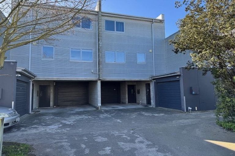 Photo of property in 141 Purchas Street, Edgeware, Christchurch, 8013