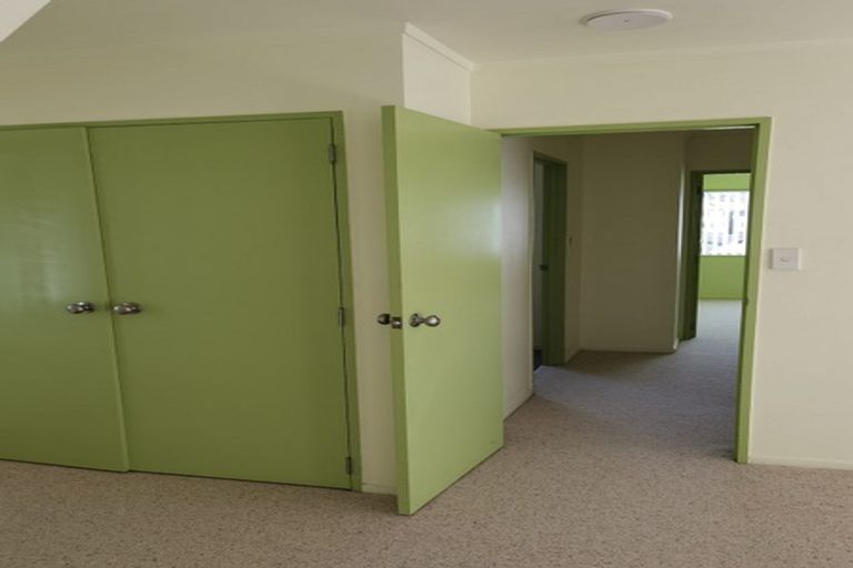 Photo of property in 2/13 Cheryl Place, Hillcrest, Auckland, 0627
