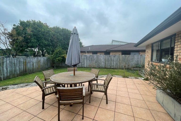 Photo of property in 8 Mt Lebanon Crescent, The Gardens, Auckland, 2105