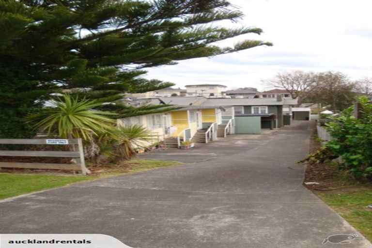 Photo of property in 21 Kamara Road, Glen Eden, Auckland, 0602
