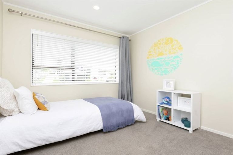 Photo of property in 1/77 Uxbridge Road, Cockle Bay, Auckland, 2014