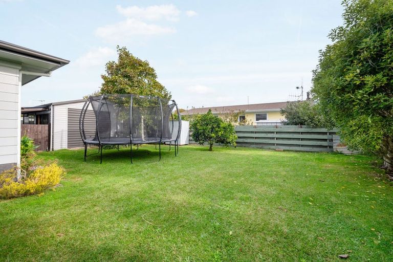 Photo of property in 8 Mckinley Place, Nawton, Hamilton, 3200