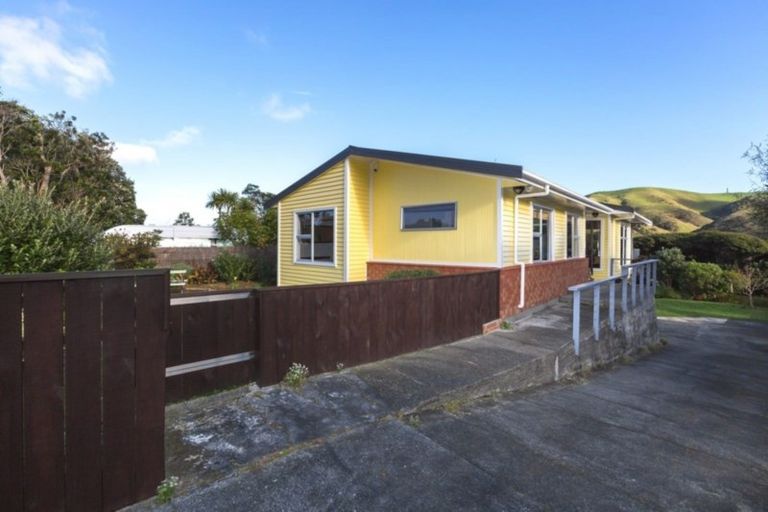 Photo of property in 43 Sea Vista Drive, Pukerua Bay, 5026