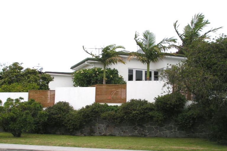 Photo of property in 2/4a Hart Road, Hauraki, Auckland, 0622