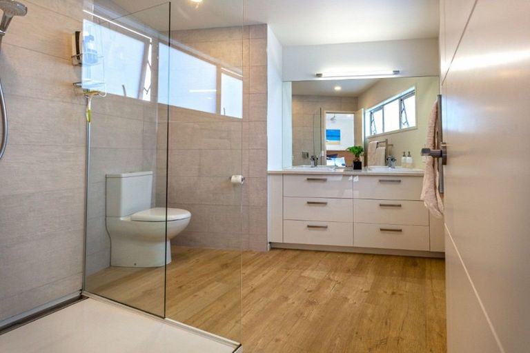 Photo of property in 218a Beverley Terrace, Whangamata, 3620