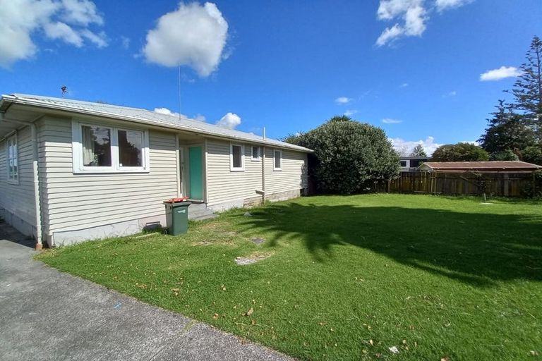 Photo of property in 1 Tairere Crescent, Rosehill, Papakura, 2113