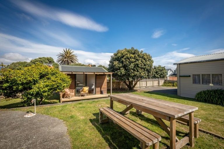 Photo of property in 4 Waimea Road, Waikanae Beach, Waikanae, 5036