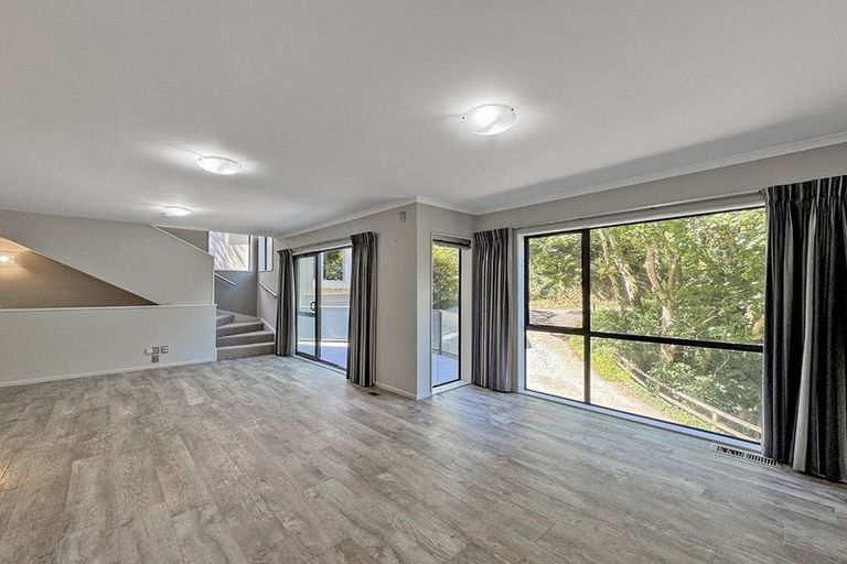 Photo of property in 5 Bank Road, Northland, Wellington, 6012