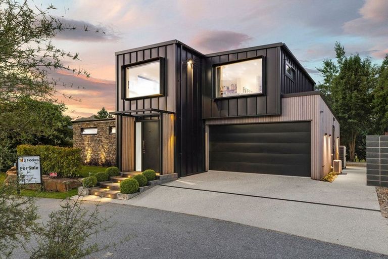 Photo of property in 4 Takahe Lane, Wanaka, 9305
