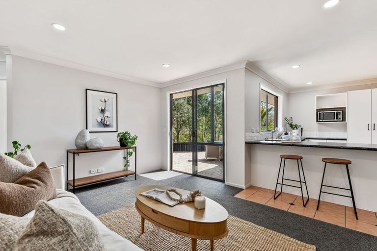 Photo of property in 12 Semillon Avenue, Henderson, Auckland, 0612