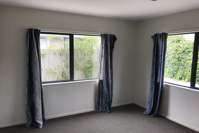 Photo of property in 31a Hiwi Crescent, Titahi Bay, Porirua, 5022