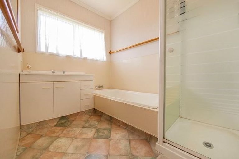 Photo of property in 18 Cholmondeley Crescent, Whitianga, 3510