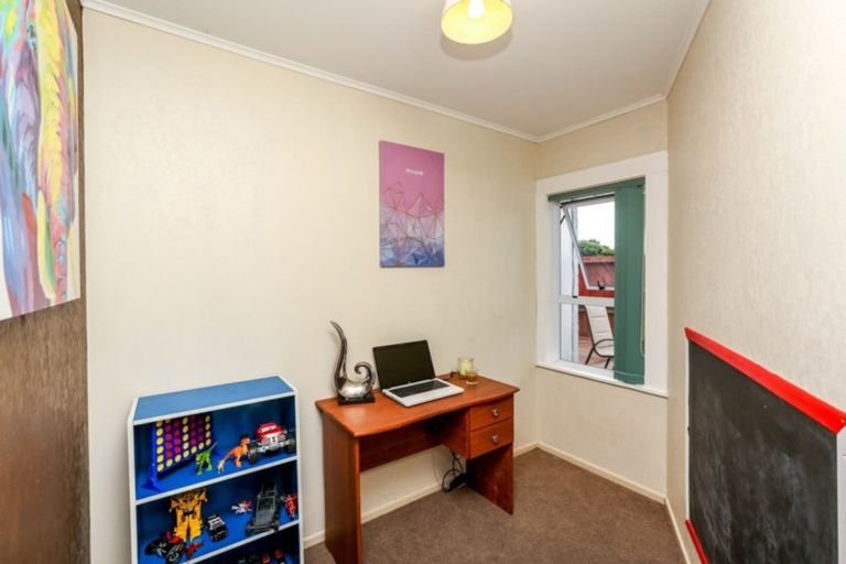 Photo of property in 181 Seaview Road, Westown, New Plymouth, 4310