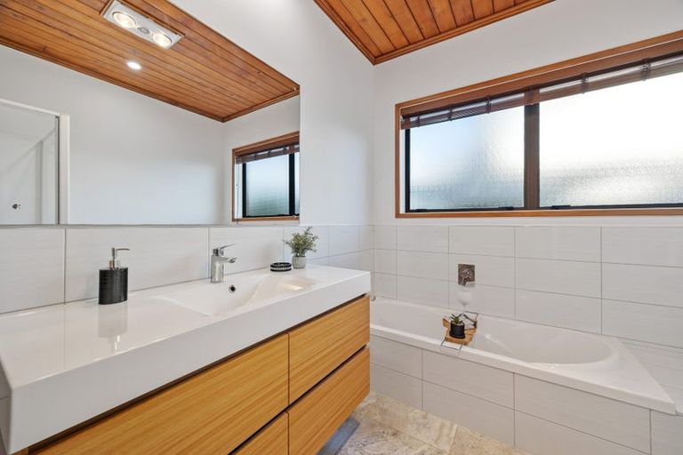 Photo of property in 3 Marlin Street, West Harbour, Auckland, 0618