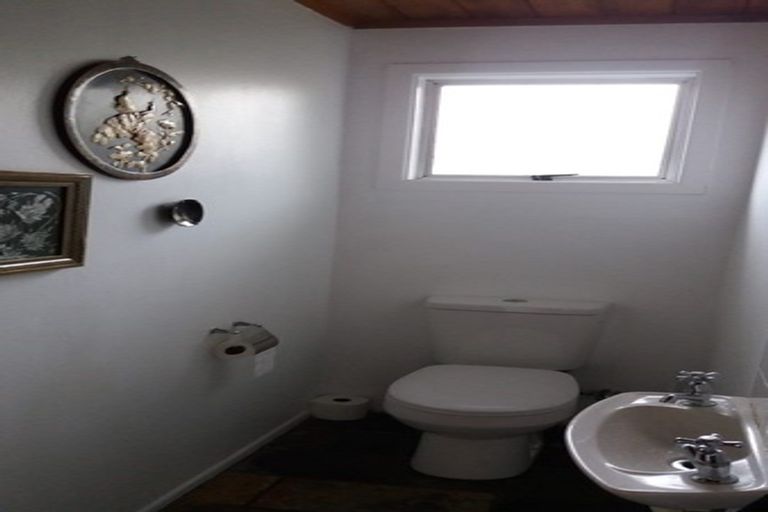 Photo of property in 47 Wairau Road, Oakura, 4314