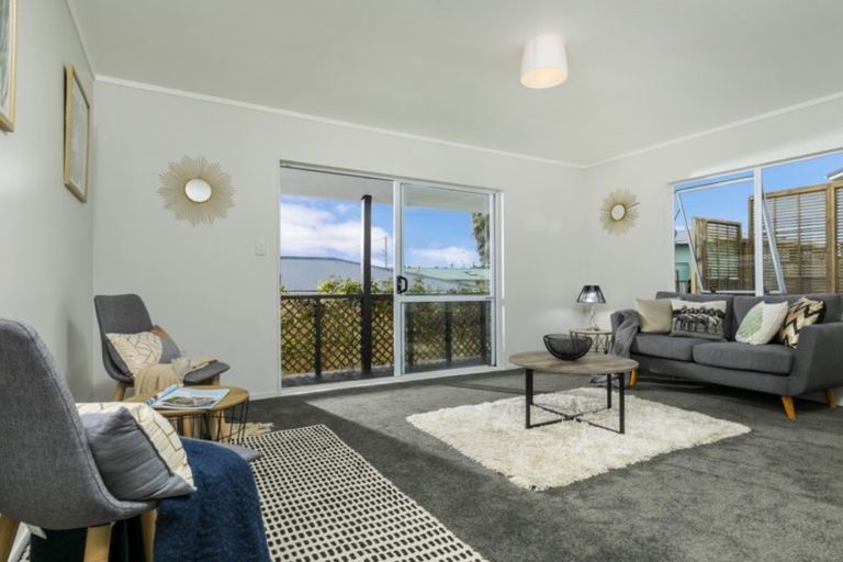 Photo of property in 2/284 Rangatira Road, Beach Haven, Auckland, 0626