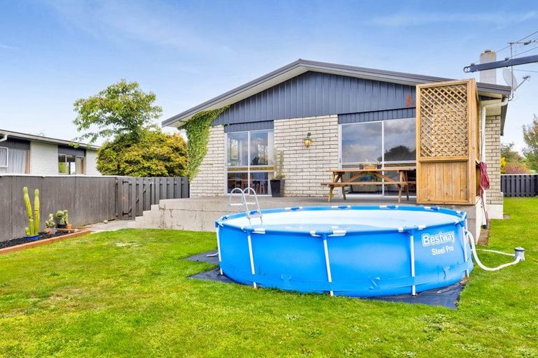 Photo of property in 18 Oberon Street, Stratford, 4332