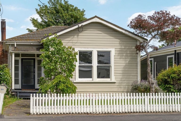 Photo of property in 39 Albert Street, Masterton, 5810