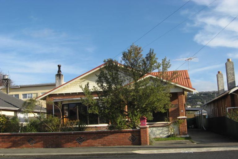 Photo of property in 16 East Avenue, Saint Kilda, Dunedin, 9012