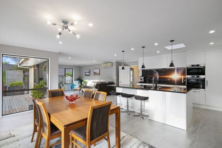 Photo of property in 55 Lough Bourne Drive, Pukekohe, 2120