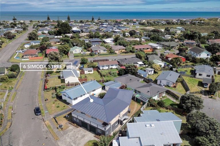 Photo of property in 6a-b Simcox Street, Otaki Beach, Otaki, 5512