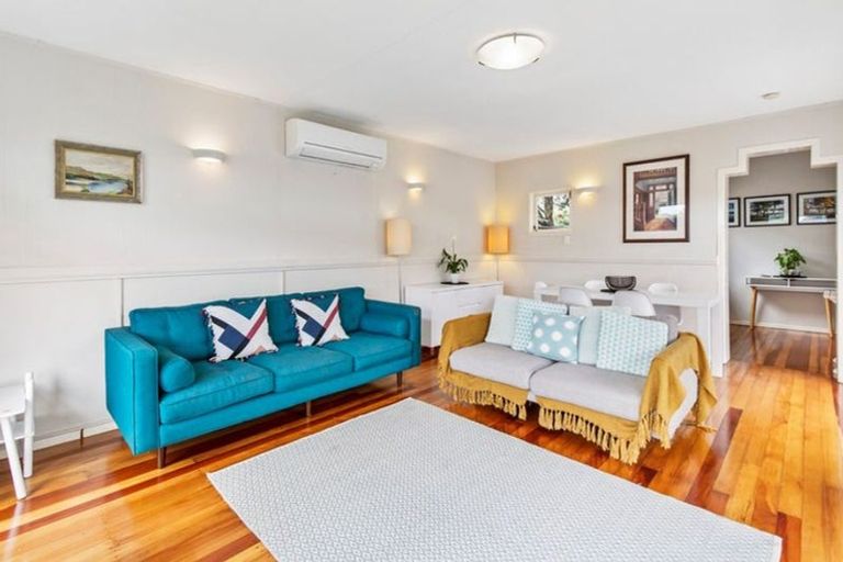 Photo of property in 66 Beach Haven Road, Beach Haven, Auckland, 0626