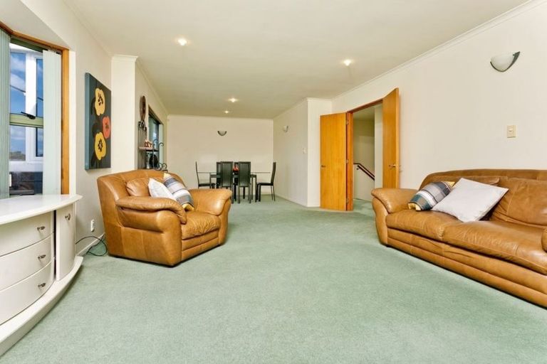 Photo of property in 3 Egret Court, Unsworth Heights, Auckland, 0632