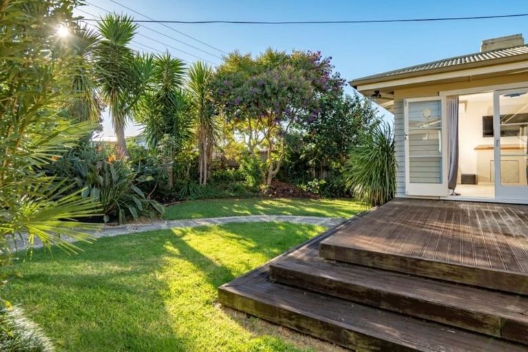 Photo of property in 65a Queen Road, Bellevue, Tauranga, 3110