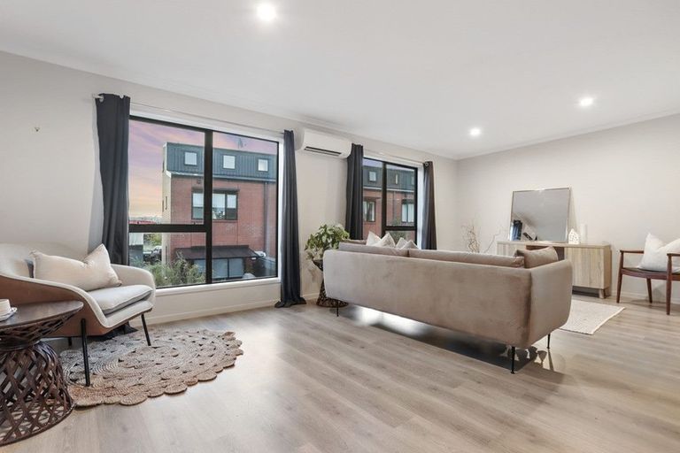 Photo of property in 18 Kerewhenua Crescent, Hobsonville, Auckland, 0616