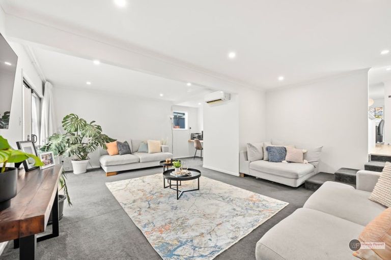 Photo of property in 21 Montana Road, Totara Park, Upper Hutt, 5018