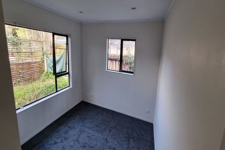 Photo of property in 1 Ardee Close, East Tamaki, Auckland, 2016