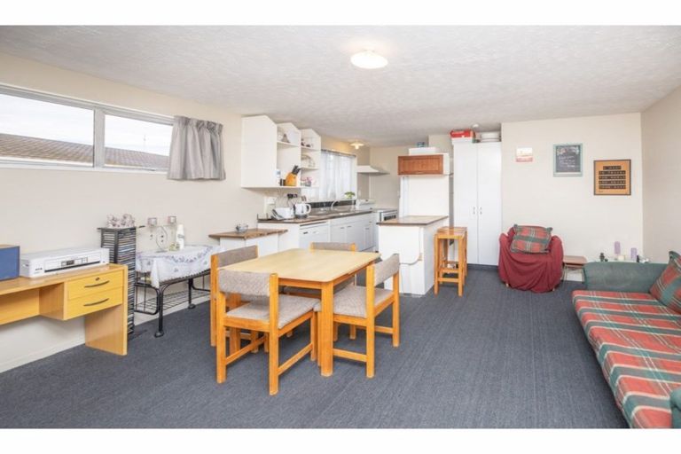 Photo of property in 1/41 Oldwood Street, Bishopdale, Christchurch, 8053