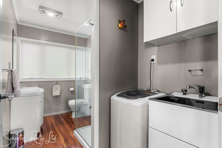 Photo of property in 1 Rigby Street, Whakapirau, 0583