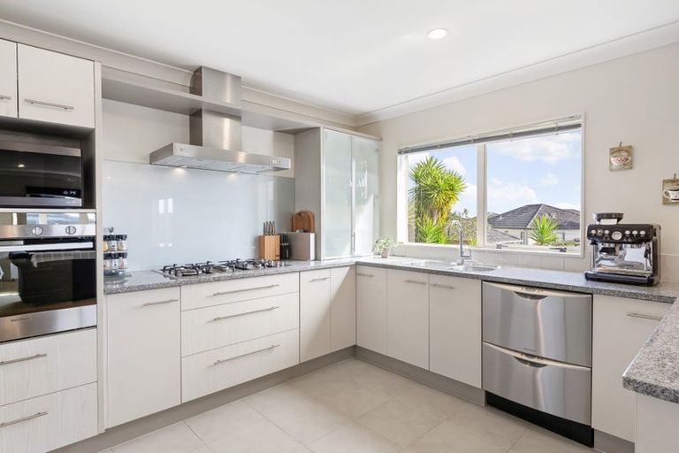 Photo of property in 11 Amaretto Avenue, Flat Bush, Auckland, 2019