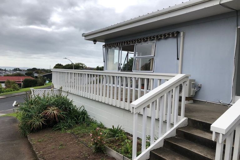 Photo of property in 1/7 Chilton Place, Howick, Auckland, 2014