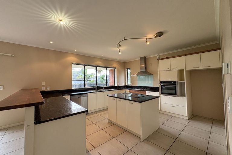 Photo of property in 79 Manor Park, Sunnyhills, Auckland, 2010