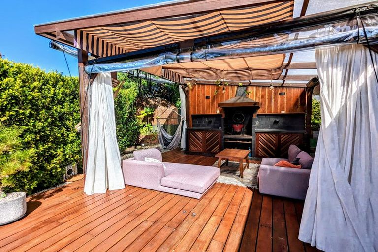 Photo of property in 32 Roy Maloney Drive, Henderson, Auckland, 0612