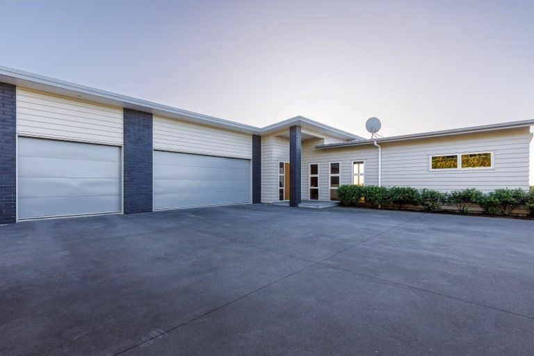 Photo of property in 576a Mangorei Road, Mangorei, New Plymouth, 4371