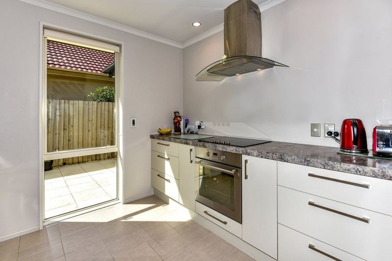 Photo of property in 1/220 Avonhead Road, Avonhead, Christchurch, 8042