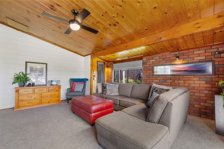 Photo of property in 18 Carter Drive, Pomare, Rotorua, 3015