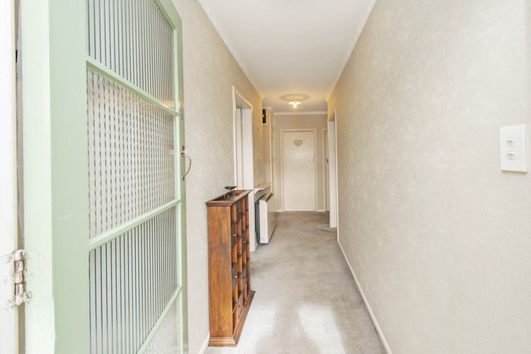 Photo of property in 2/7 Curletts Road, Sockburn, Christchurch, 8042