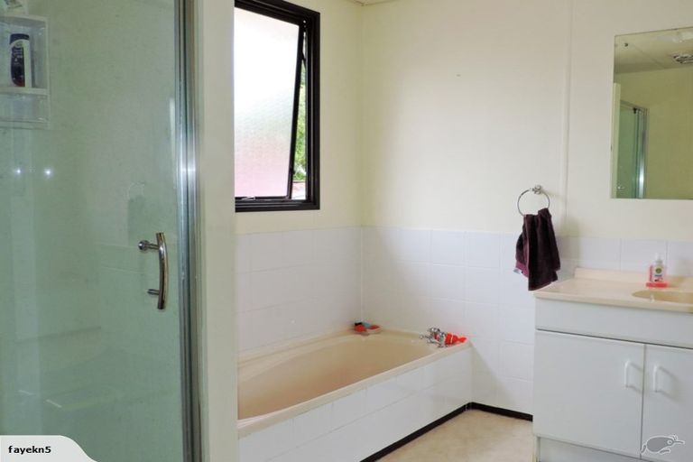 Photo of property in 32 Cemetery Road, Waiuku, 2123