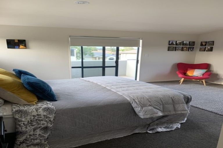 Photo of property in 34 Riverstone Road, Te Atatu Peninsula, Auckland, 0610
