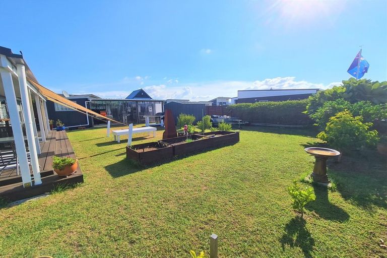 Photo of property in 105 Nikau Close, Matarangi, Whitianga, 3592