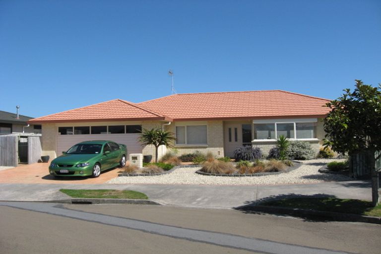 Photo of property in 46 Hadleigh Court, Paraparaumu, 5032