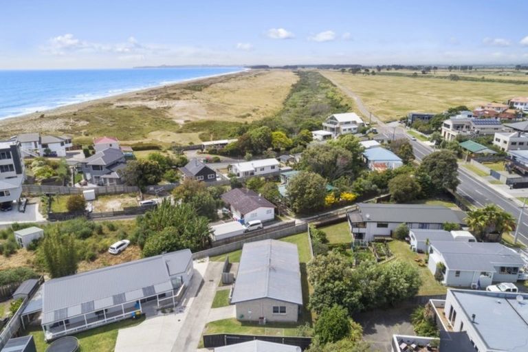 Photo of property in 1321c Papamoa Beach Road, Papamoa Beach, Papamoa, 3118